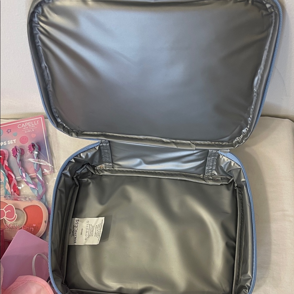 Disney $75 Value Pink Kids Spa & Hair Accessory Gift Set 16 Items Value - Picture 11 of 16